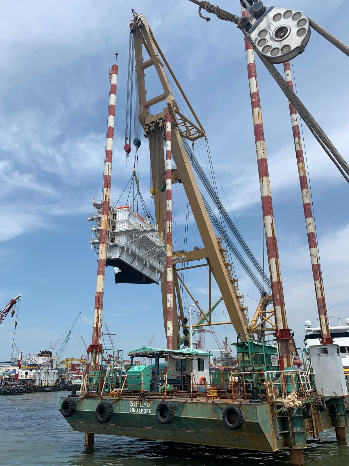 Singapore SIPL-5 heavy lift crane vessel — marine infrastructure operations